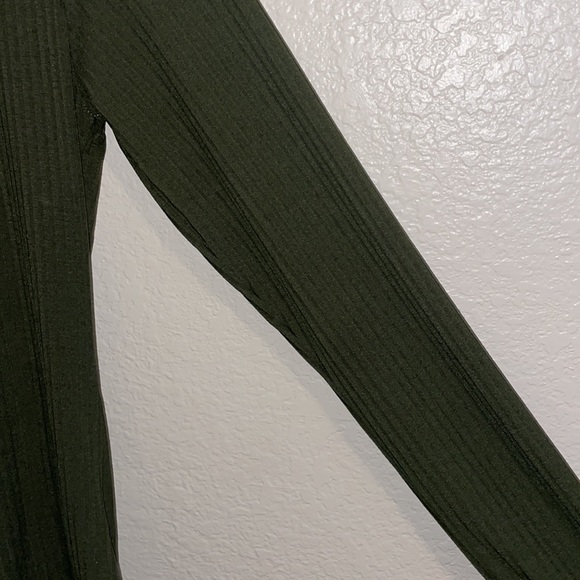 Army Green short turtleneck - Picture 4 of 4